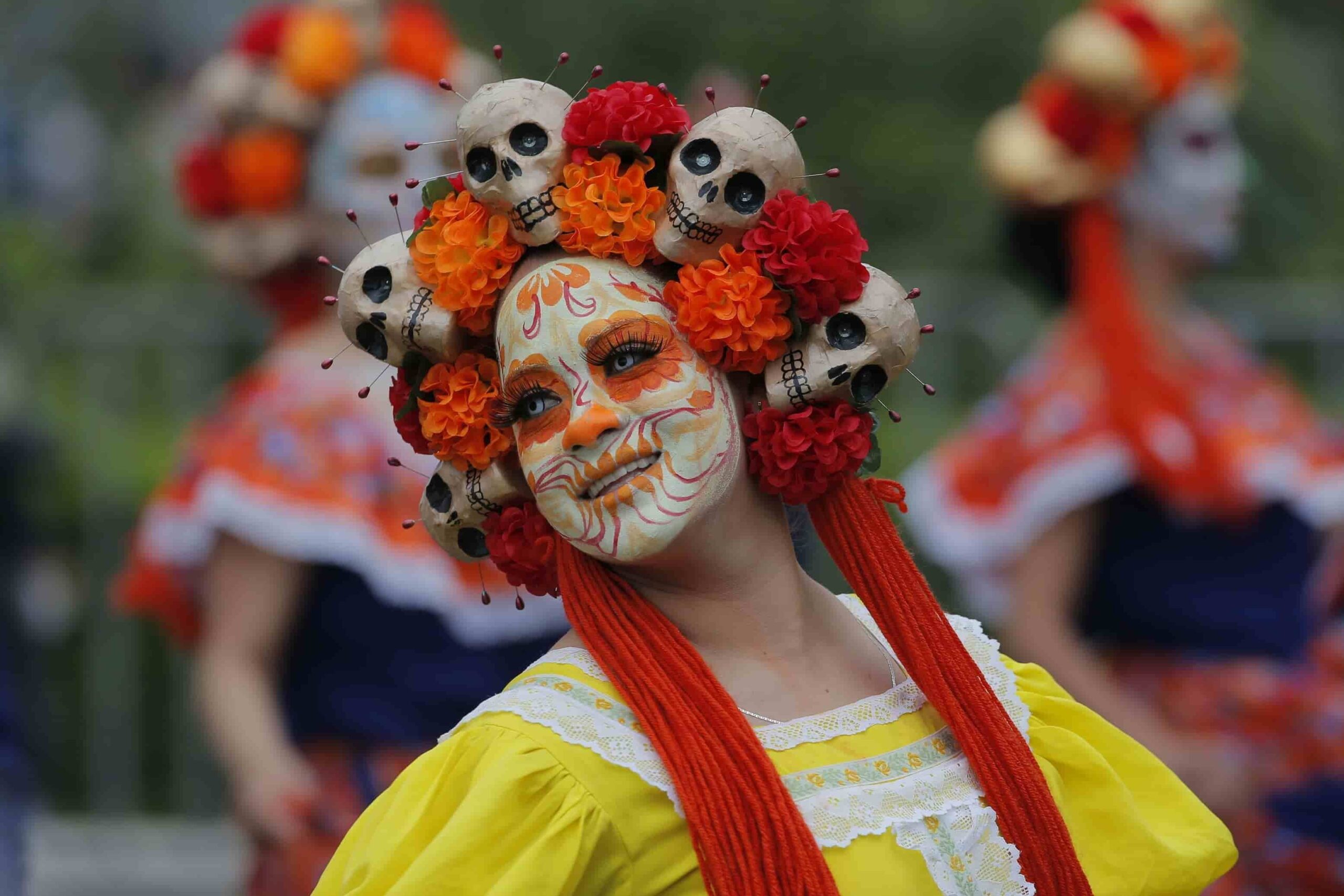 El Mega Desfile De D A De Muertos Entre Calaveras Y Carros Aleg Ricos
